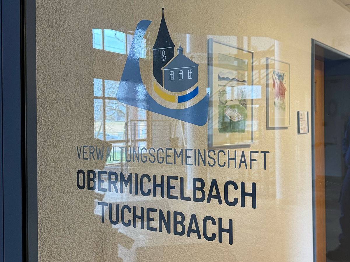 Fensterbeklebung Gemeinde Obermichelbach